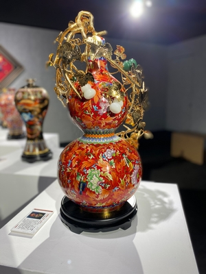 传统工艺是宝矿 90后争“入山”传承与创新工艺美术